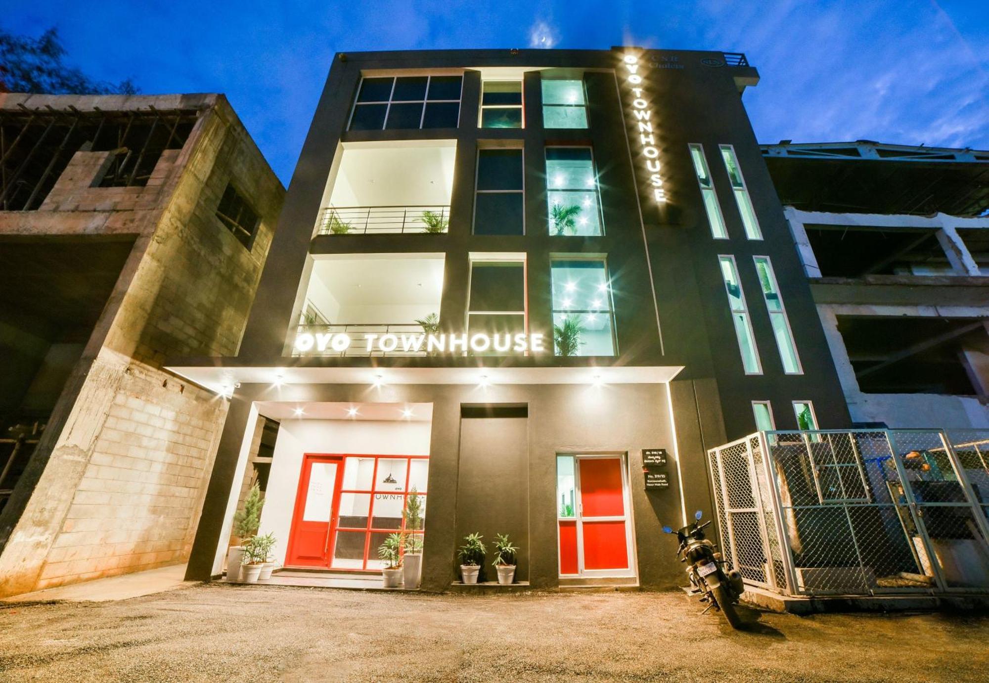 Super Townhouse Hosur Main Road Bommanahalli Near Gopalan Innovation Mall Bangalore Exterior foto